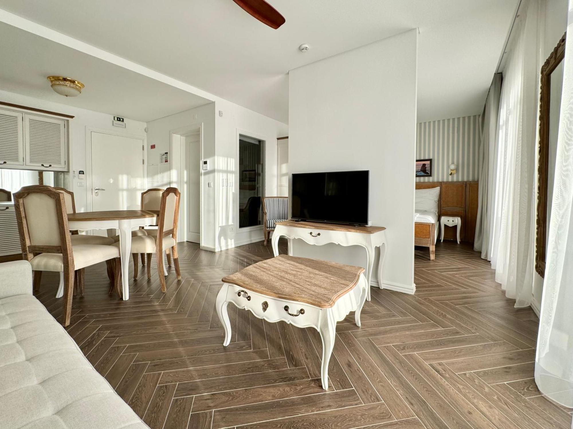 Ocean View Apartments Лориньян Номер фото