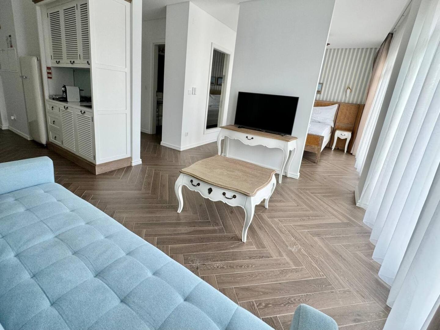 Ocean View Apartments Лориньян Экстерьер фото