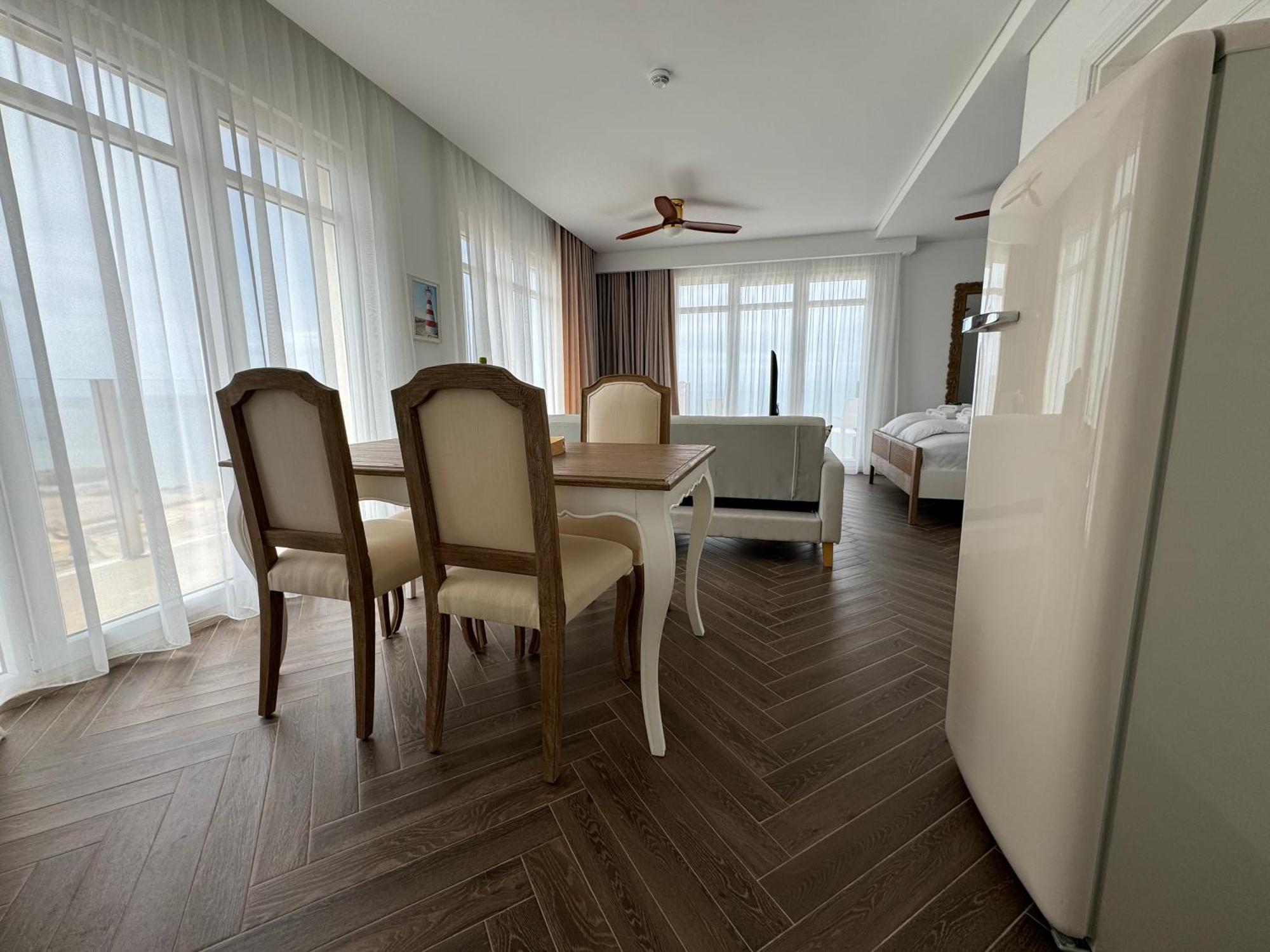 Ocean View Apartments Лориньян Экстерьер фото