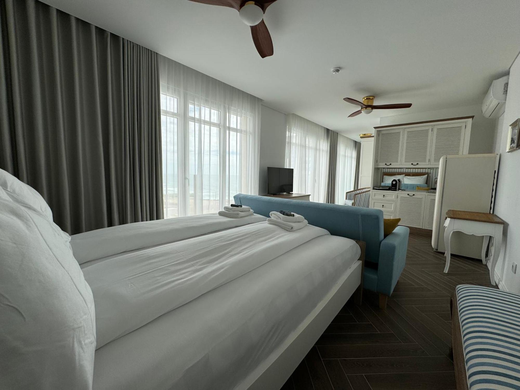 Ocean View Apartments Лориньян Экстерьер фото