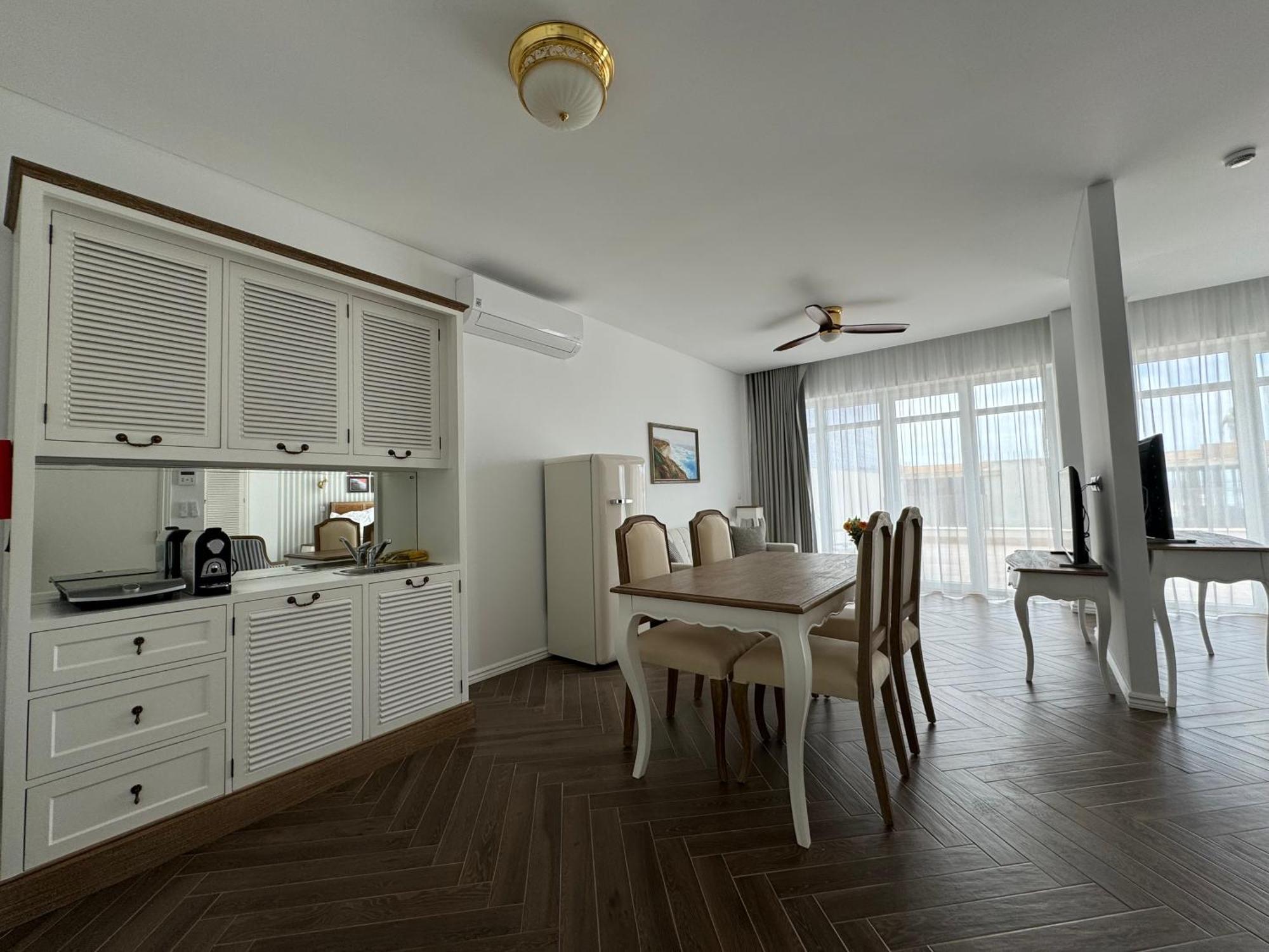 Ocean View Apartments Лориньян Экстерьер фото