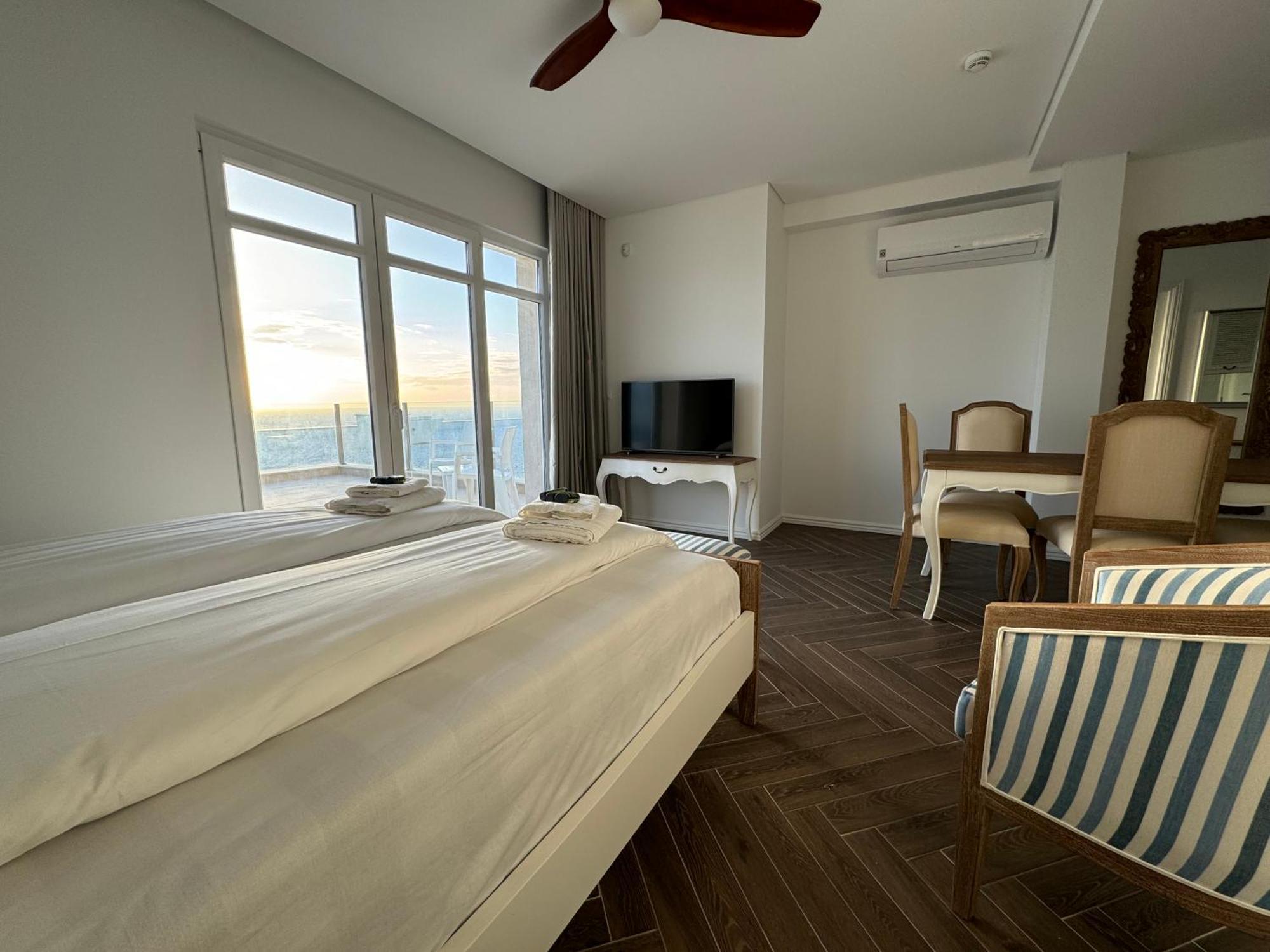 Ocean View Apartments Лориньян Экстерьер фото