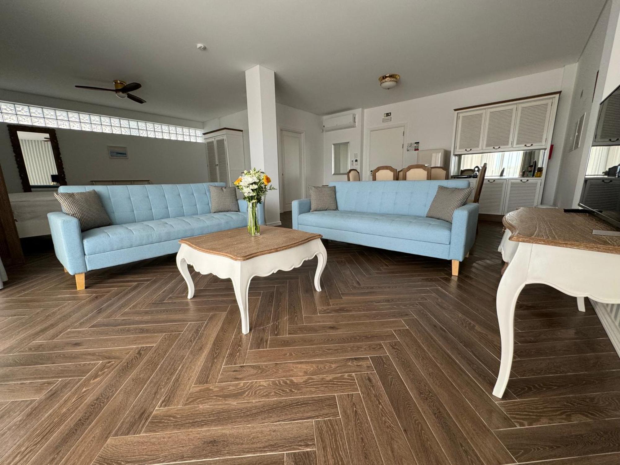 Ocean View Apartments Лориньян Экстерьер фото