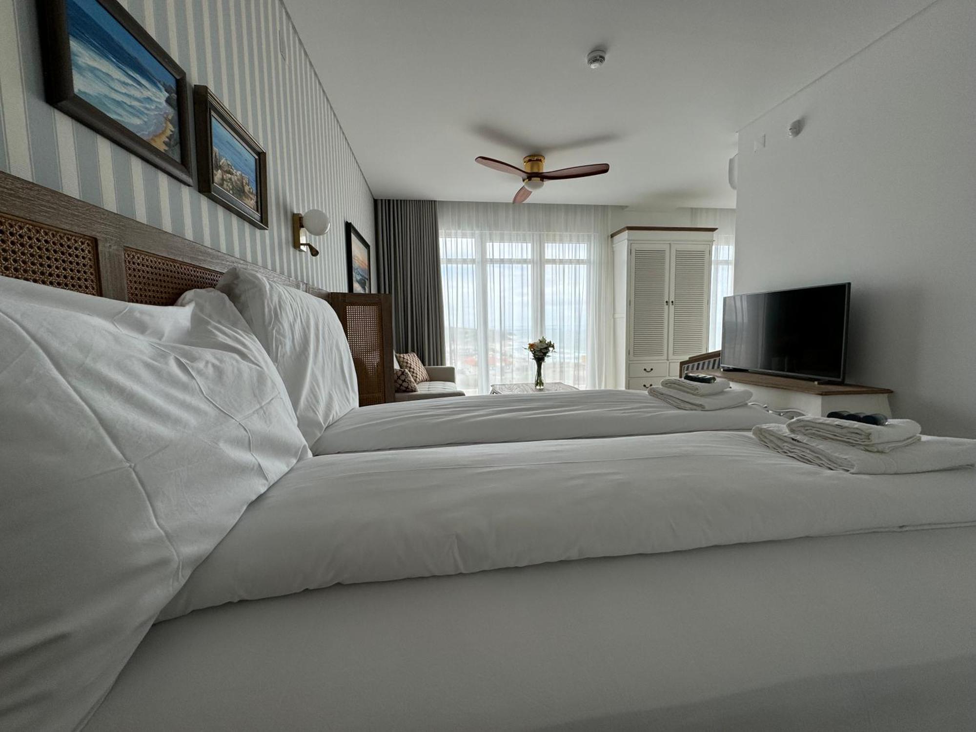 Ocean View Apartments Лориньян Экстерьер фото