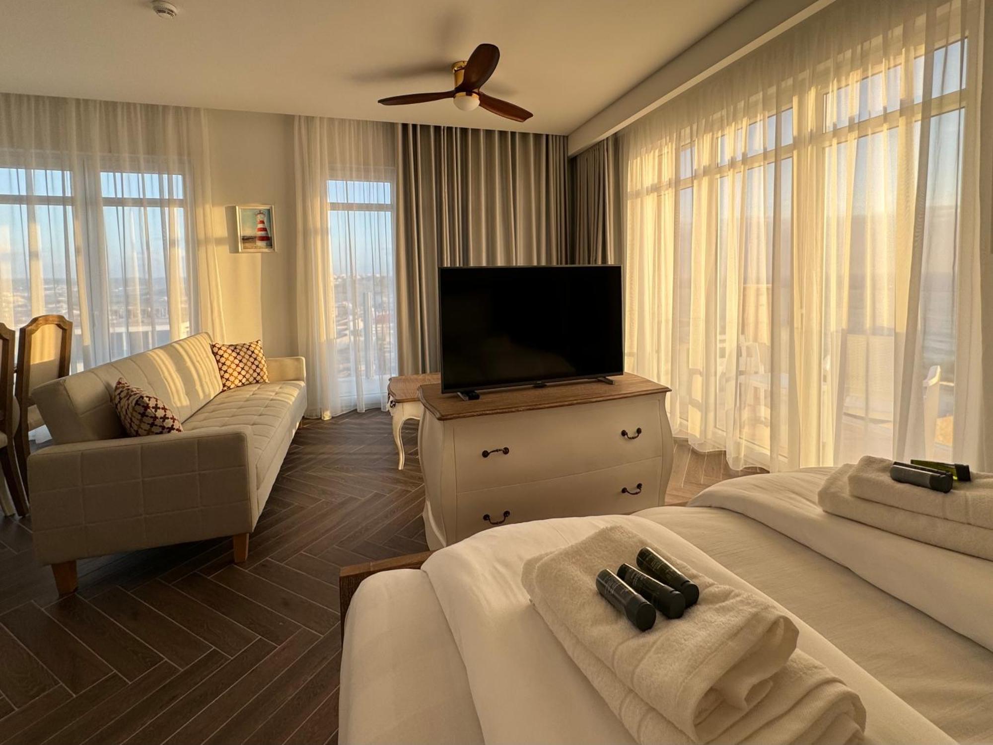Ocean View Apartments Лориньян Экстерьер фото