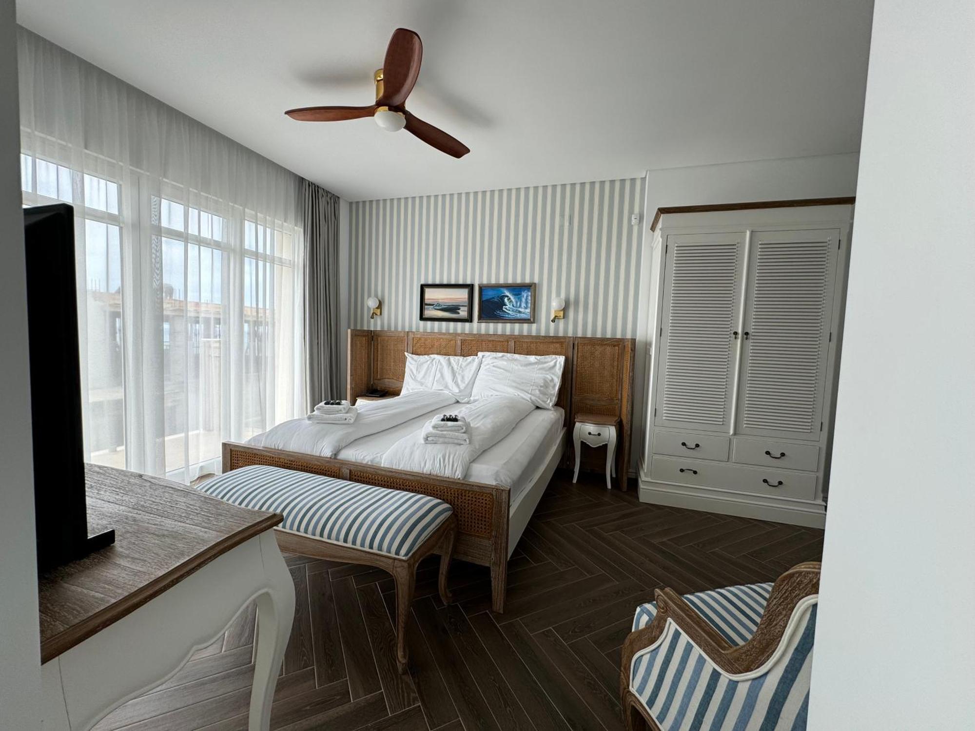 Ocean View Apartments Лориньян Экстерьер фото