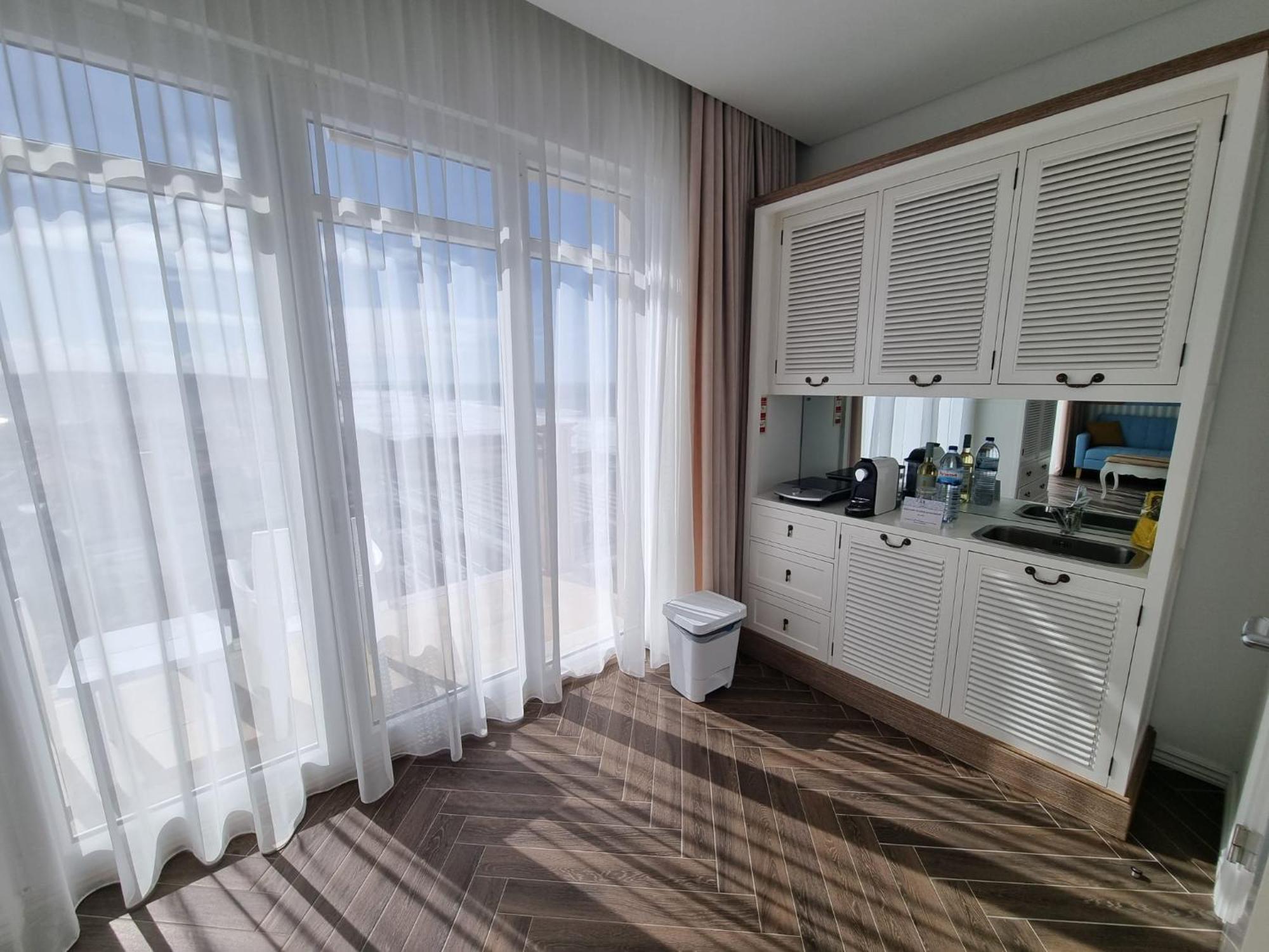 Ocean View Apartments Лориньян Экстерьер фото